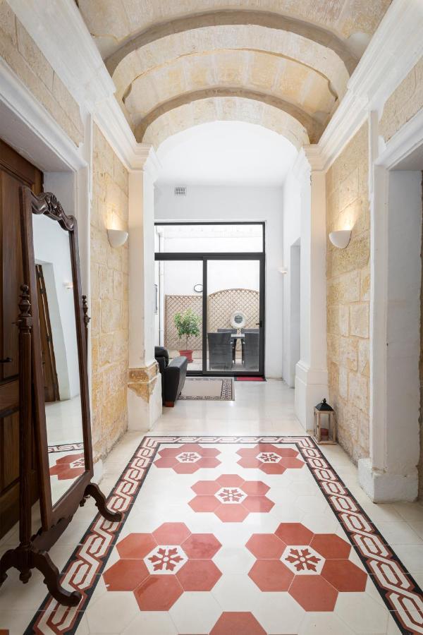 Traditional & Modern Maltese Townhouse - Rooftop Terrace And Sea Views, Close To Birgu Waterfront Cospicua Экстерьер фото