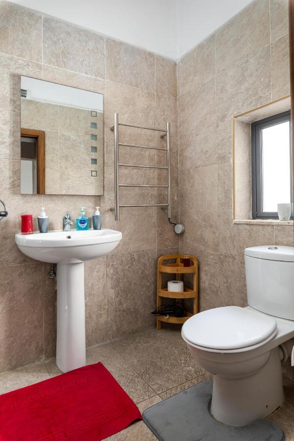 Traditional & Modern Maltese Townhouse - Rooftop Terrace And Sea Views, Close To Birgu Waterfront Cospicua Экстерьер фото